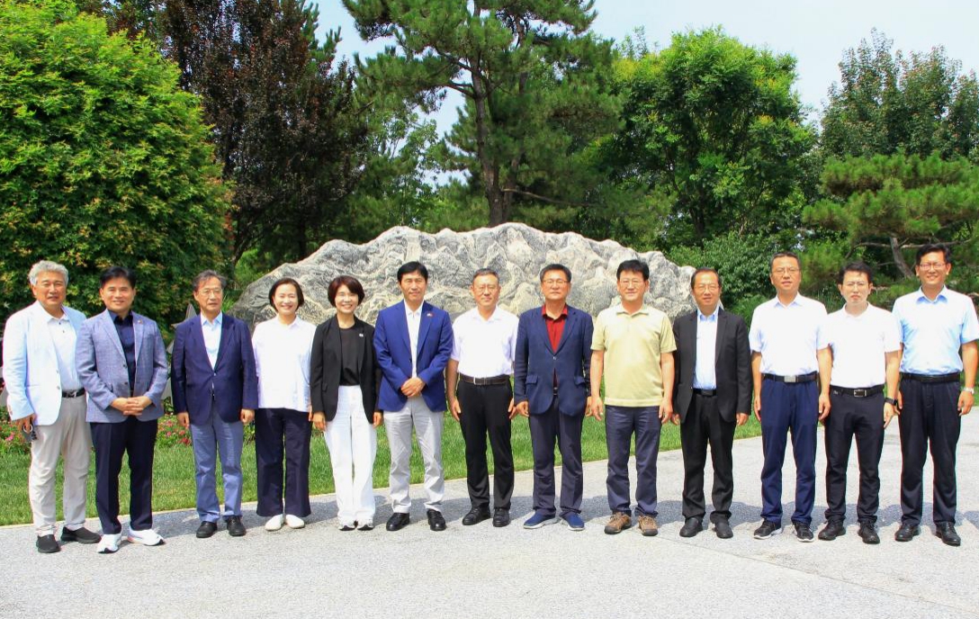北京节能环保中心安排接待韩国国会副议长李学永一行参访并进行绿色合作交流